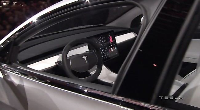 Tesla ra mắt Model 3: Chiếc ô tô điện có giá rẻ nhất - ảnh 1