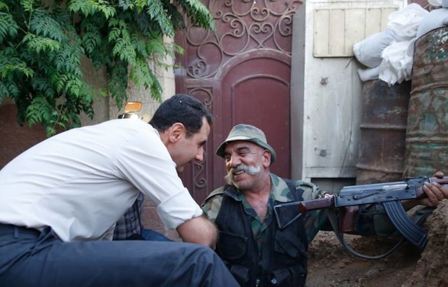 Video: Tổng thống Syria Al Assad thăm chiến trường Đông Ghouta – Damascus - ảnh 6