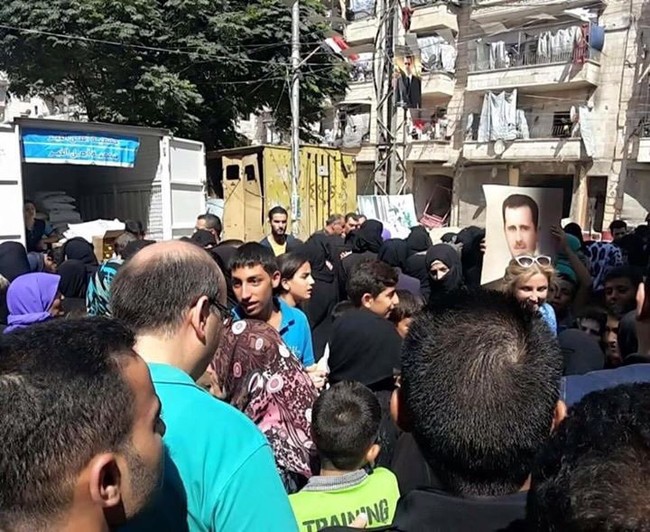 Hàng ngàn người dân thoát khỏi khu phố do Hồi giáo cực đoan kiểm soát ở Aleppo - ảnh 1