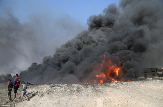 Iraq tổng tấn công giành thành trì Mosul từ tay IS (video) - ảnh 11