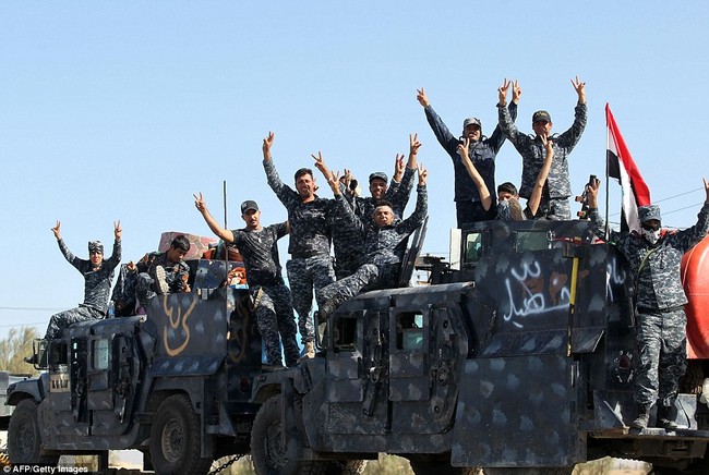 Iraq tổng tấn công giành thành trì Mosul từ tay IS (video) - ảnh 39
