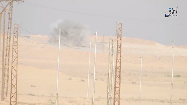 IS dùng tên lửa TOW Mỹ bắn cháy xe tăng Syria - ảnh 2