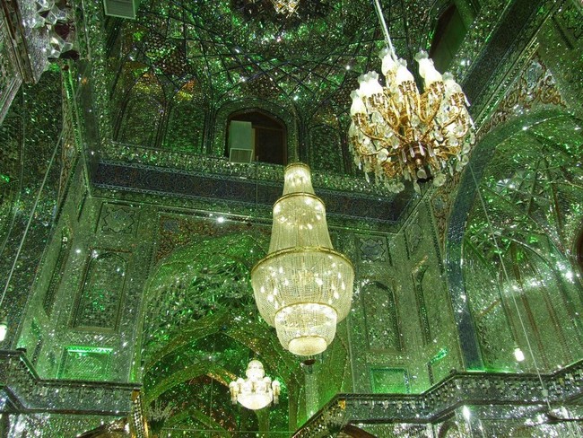 Lăng mộ ánh sáng tuyệt mỹ bậc nhất của vương quốc Ba Tư cổ - ảnh 1