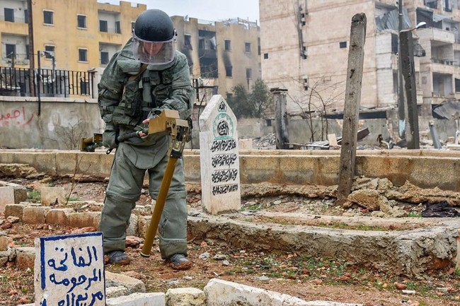 Trận chiến Aleppo: Quân đội Nga xua đuổi “thần chết” (video) - ảnh 28
