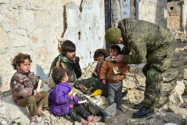 Trận chiến Aleppo: Quân đội Nga xua đuổi “thần chết” (video) - ảnh 36