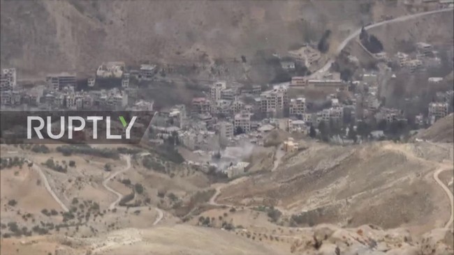 Quân đội Syria tập trung binh lực đánh chiếm nguồn nước ngoại ô Damascus (video) - ảnh 1