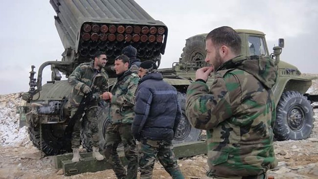 Chiến sự Syria: Phiến quân IS thảm bại tại ngoại ô Damascus (video) - ảnh 4