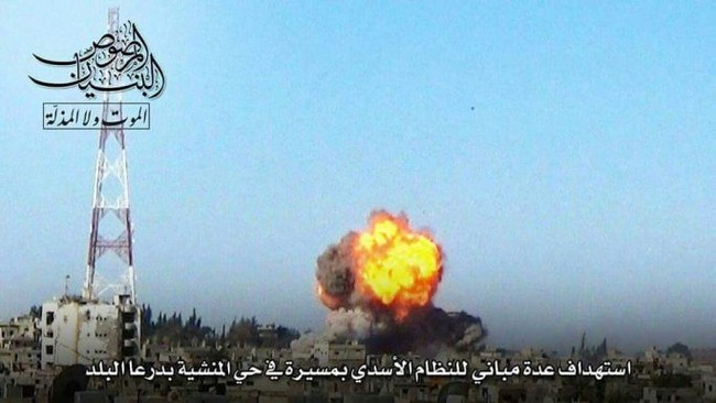 Chảo lửa Daraa: Quân Assad hỗn chiến với IS và phiến quân Hồi giáo - ảnh 1