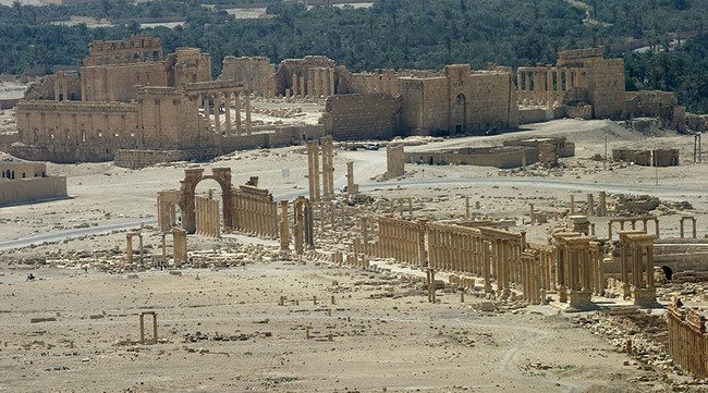 Chảo lửa Palmyra: Quân đội Syria đánh chiếm thành cổ, IS núng thế tháo chạy - ảnh 3