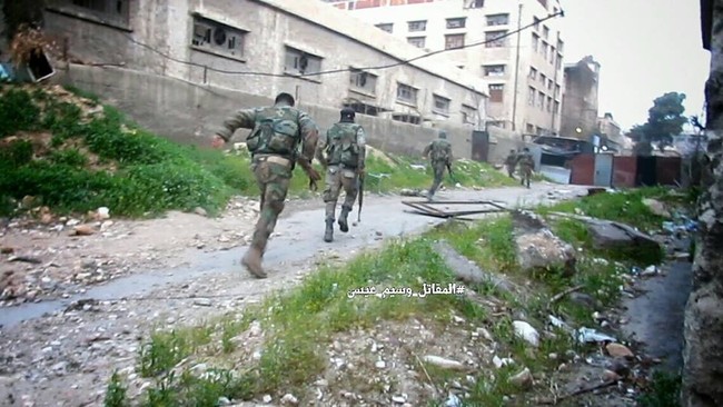 Chiến sự Syria: Hơn trăm lính chính phủ và phiến quân tử trận ở ngoại vi Damascus - ảnh 6
