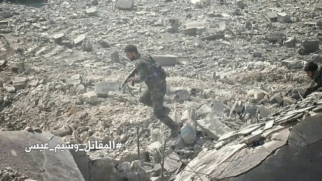 Quân đội Syria tấn công dữ dội, siết vòng vây thép phiến quân ngoại ô Damascus - ảnh 4