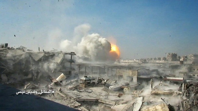 Quân đội Syria tấn công dữ dội, siết vòng vây thép phiến quân ngoại ô Damascus - ảnh 5