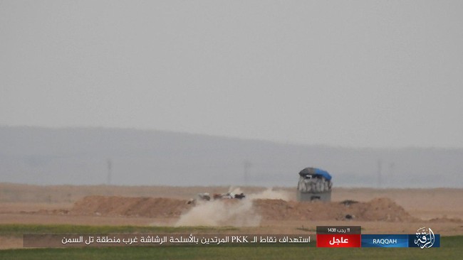 Mỹ hậu thuẫn người Kurd diệt hàng chục phiến quân IS ở Raqqa (video) - ảnh 15