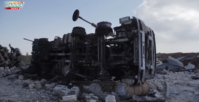 Cận cảnh đòn tập kích tên lửa Tomahawk Mỹ vào căn cứ không quân Syria (video) - ảnh 5