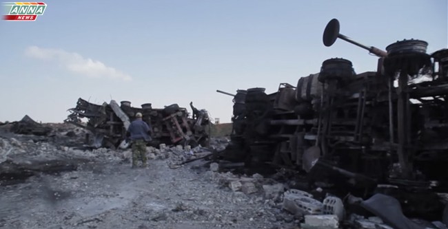 Cận cảnh đòn tập kích tên lửa Tomahawk Mỹ vào căn cứ không quân Syria (video) - ảnh 6