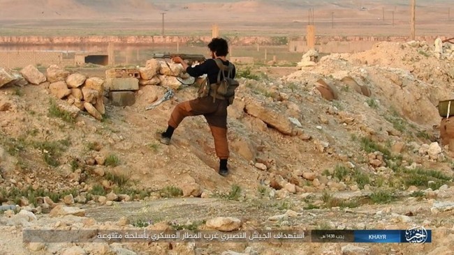 Chảo lửa Deir Ezzor: Quân đội Syria bày trận hỏa lực phá vây IS (video) - ảnh 3