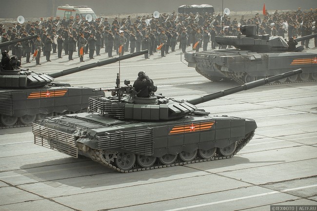 Ngắm dàn vũ khí mới Tor-M2DT và Pantsir-SA Nga tập diễu binh (video) - ảnh 3