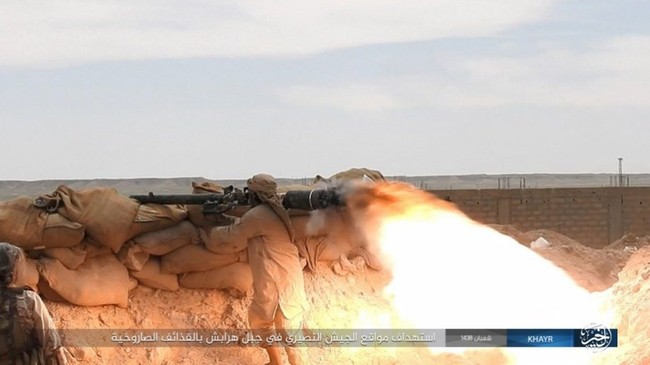 Chảo lửa Deir Ezzor: Vệ binh Syria nỗ lực phá vây IS (video) - ảnh 3