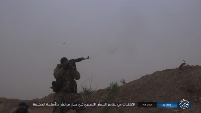 Chảo lửa Deir Ezzor: Vệ binh Syria nỗ lực phá vây IS (video) - ảnh 5
