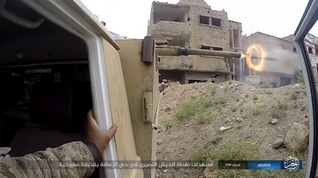 Chảo lửa Deir Ezzor: Vệ binh Syria nỗ lực phá vây IS (video) - ảnh 9