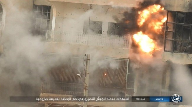 Chảo lửa Deir Ezzor: Vệ binh Syria nỗ lực phá vây IS (video) - ảnh 10