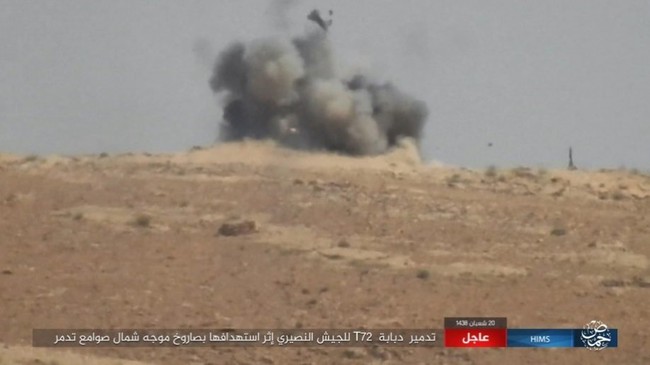 Quân đội Syria trút bão lửa huỷ diệt IS trên chiến trường Palmyra (video) - ảnh 2