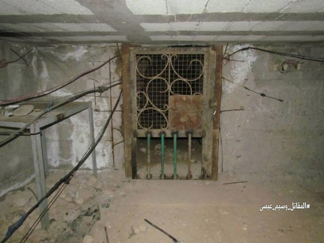 Chiến sự Syria: Phát hiện căn cứ ngầm khổng lồ của phiến quân ở ngoại vi Damascus - ảnh 8