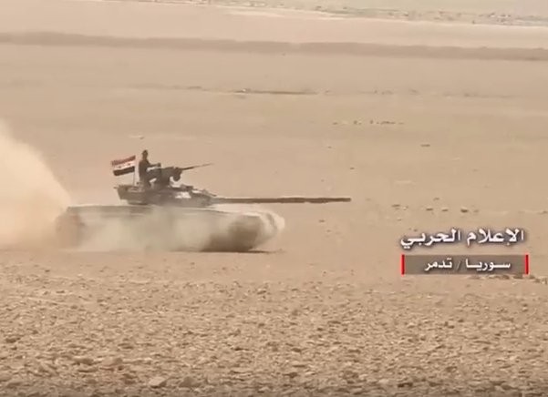 Quân đội Syria tấn công IS, tiến đánh về Deir- Ezzor từ Palmyra (ảnh - video) - ảnh 2