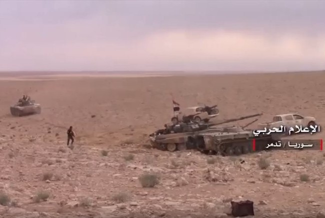 Quân đội Syria tấn công IS, tiến đánh về Deir- Ezzor từ Palmyra (ảnh - video) - ảnh 4