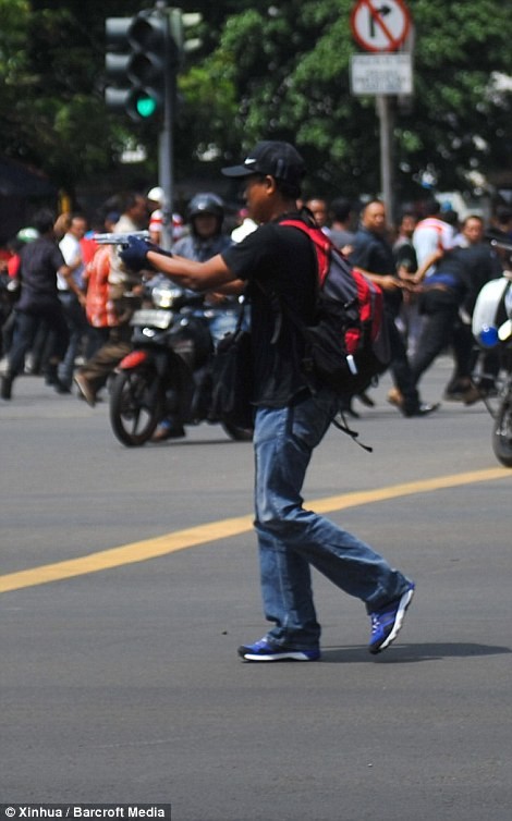 IS nhận trách nhiệm đánh bom kép kinh hoàng ở Indonesia - ảnh 4
