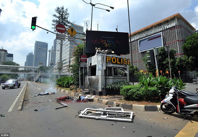 IS nhận trách nhiệm đánh bom kép kinh hoàng ở Indonesia - ảnh 7