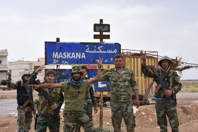 “Hổ Syria” đè bẹp IS, chỉ còn cách thị trấn cửa ngõ Raqqa 3km (video +ảnh) - ảnh 15