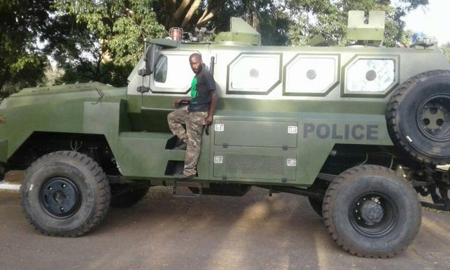 Xe bọc thép Trung Quốc tan nát vì trúng mìn, 7 sĩ quan Kenya thiệt mạng - ảnh 5