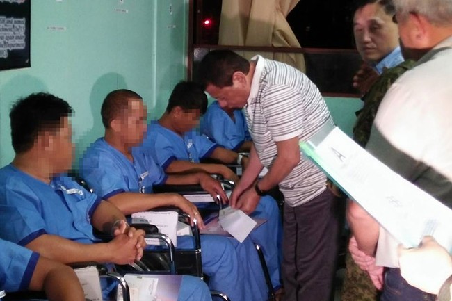 Quân đội Philippines nguy cơ sa lầy trước IS ở Marawi (video) - ảnh 1