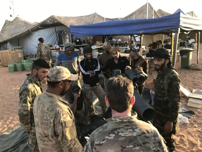 Chiến sự Syria: Đặc nhiệm Mỹ huấn luyện chiến đấu, tuần tra cùng phiến quân (video) - ảnh 1