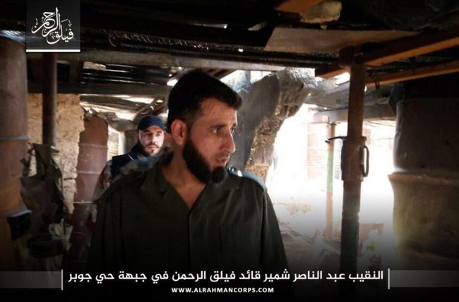 Phiến quân bắn cháy xe tăng Syria, tuyên bố tử thủ ở Damascus (video) - ảnh 1