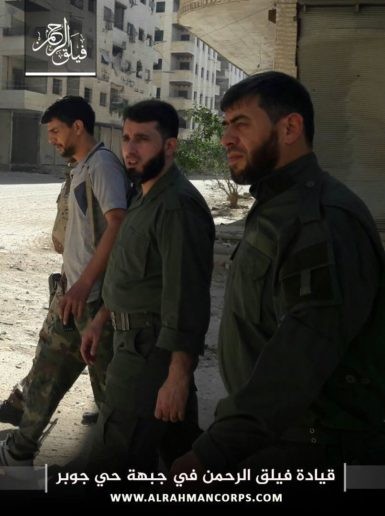 Phiến quân bắn cháy xe tăng Syria, tuyên bố tử thủ ở Damascus (video) - ảnh 3