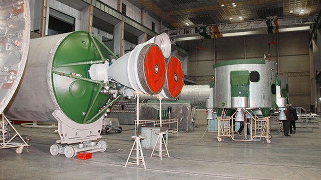Ukraine “xẻ thịt” máy bay chiến lược, bán tháo công nghệ tên lửa - ảnh 6