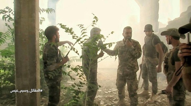 Quân đội Syria đánh phá chiến tuyến phiến quân ngoại ô Damascus - ảnh 1