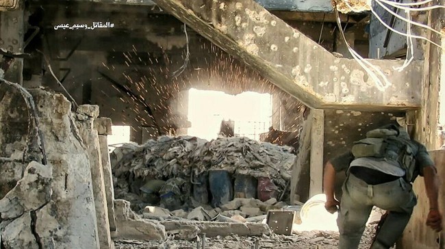 Quân đội Syria tràn vào tấn công hủy diệt phiến quân đông Damascus - ảnh 3