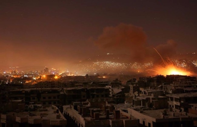 Syria: Kinh hoàng cuộc chiến ở ngoại vi Damascus (video) - ảnh 3