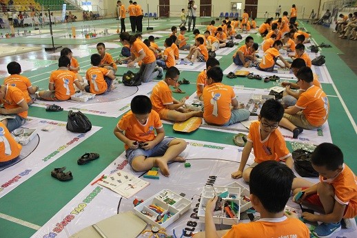 Xem học sinh tiểu học Hà thành tranh tài điều khiển robot điêu luyện - ảnh 10