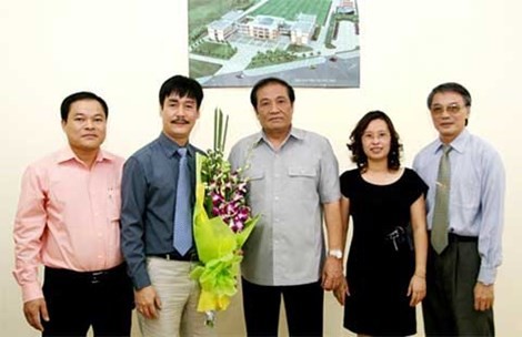 Hai quan chức VFF bị tố cáo nhận hối lộ: Quà biếu hay hối lộ? - ảnh 1