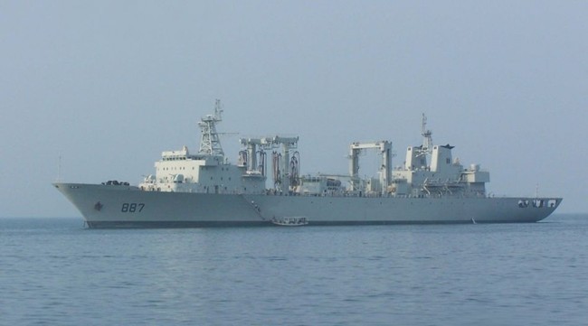 Tàu sân bay Liêu Ninh của Trung Quốc lộ điểm yếu khi phải thường xuyên tiếp tế - ảnh 1