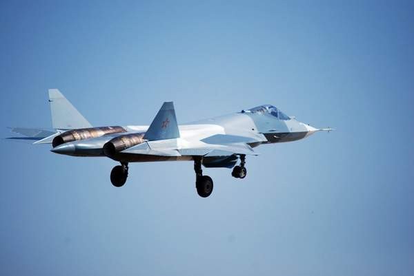 Chuyên gia Nga: J-20 của Trung Quốc không thể so sánh được với T-50 - ảnh 1