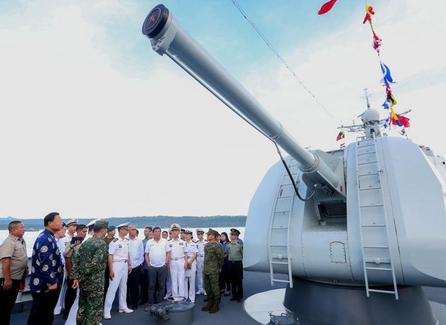 Philippines nghiên cứu tập trận chung với Trung Quốc để giảm lệ thuộc Mỹ - ảnh 2