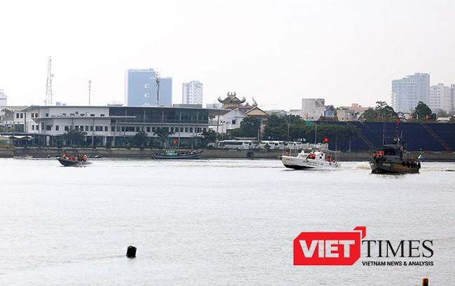 Hải quân Việt-Mỹ diễn tập trên sông Hàn - ảnh 6