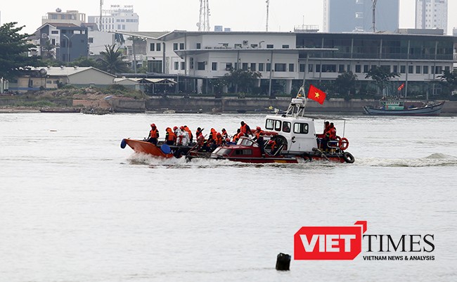 Hải quân Việt-Mỹ diễn tập trên sông Hàn - ảnh 7