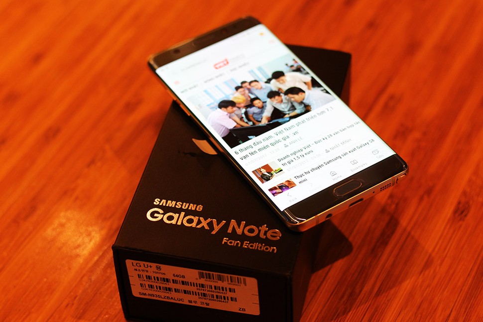 Cận cảnh Galaxy Note 7 tân trang đầu tiên về Việt Nam, giá 15 triệu đồng - ảnh 7