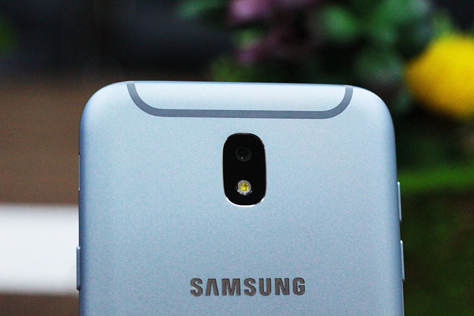 Trải nghiệm Galaxy J7 Pro: Camera “thách thức bóng tối“ - ảnh 7